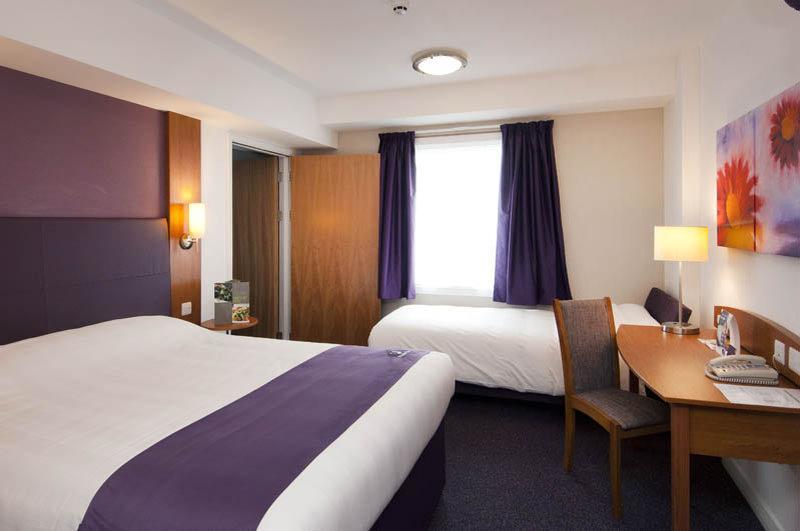 Premier Inn Dumfries Eksteriør bilde